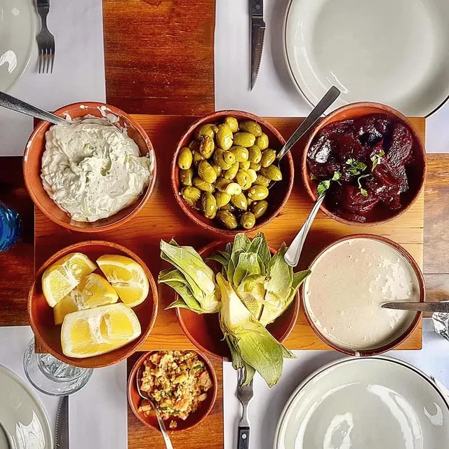Symposio Tavern Pelendri