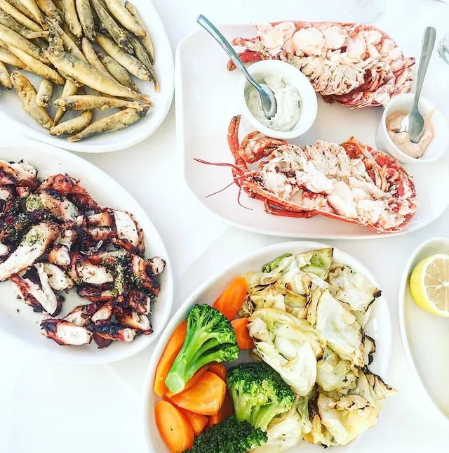 Pyxida Fish Tavern