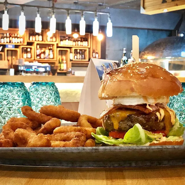 CARGO food bar