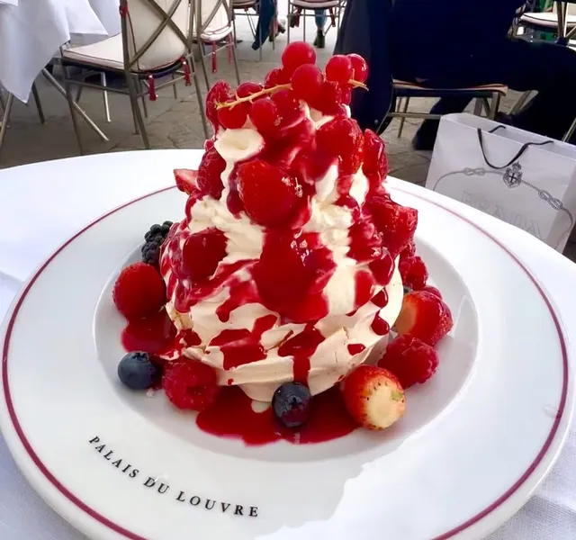 Cafe Marly