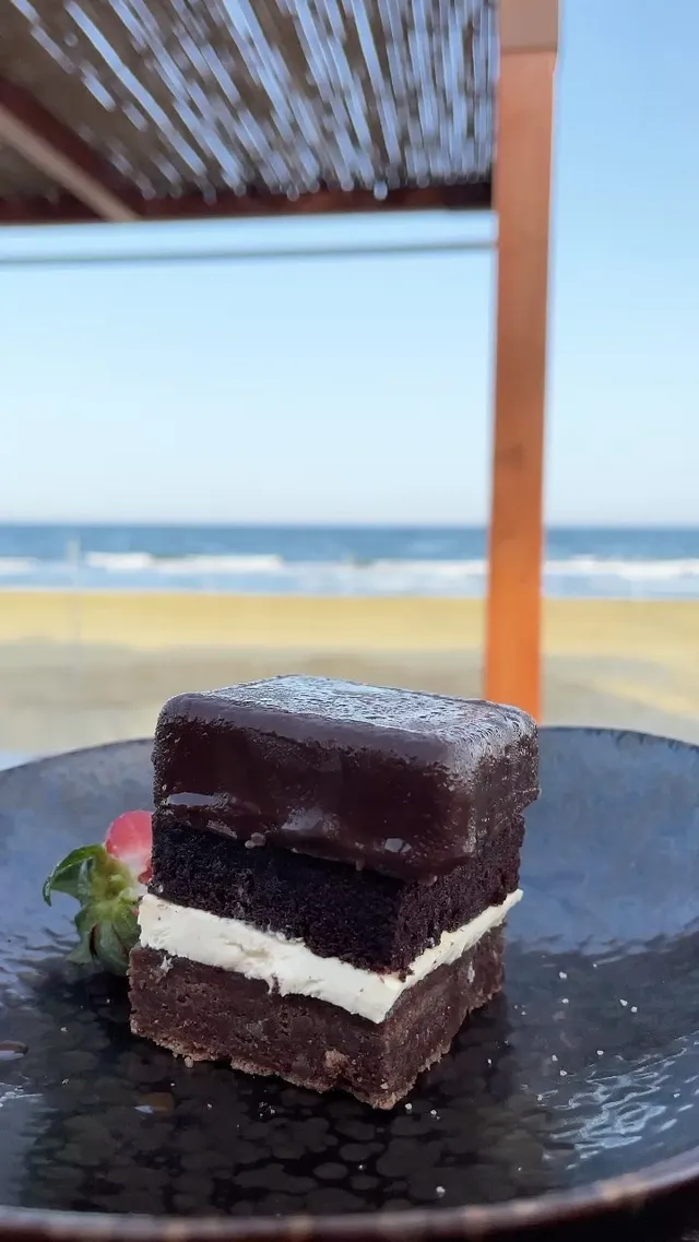 Lush Beach Bar