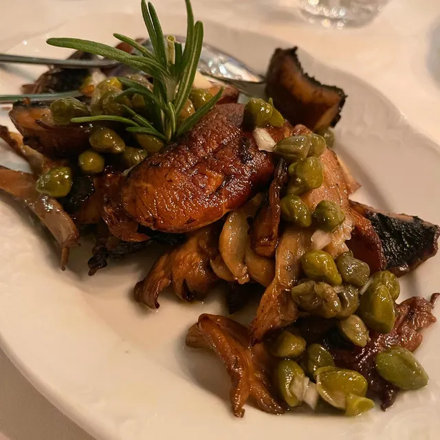 Neon Phaliron Restaurant & Wine Lounge