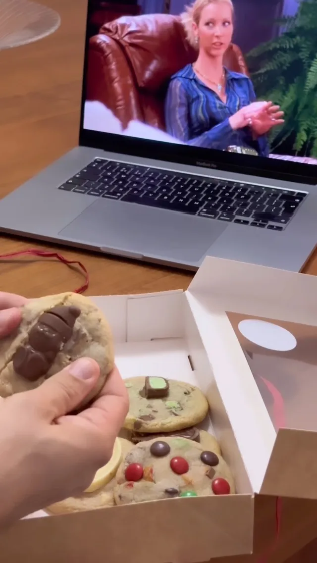Lay Louis Cookies