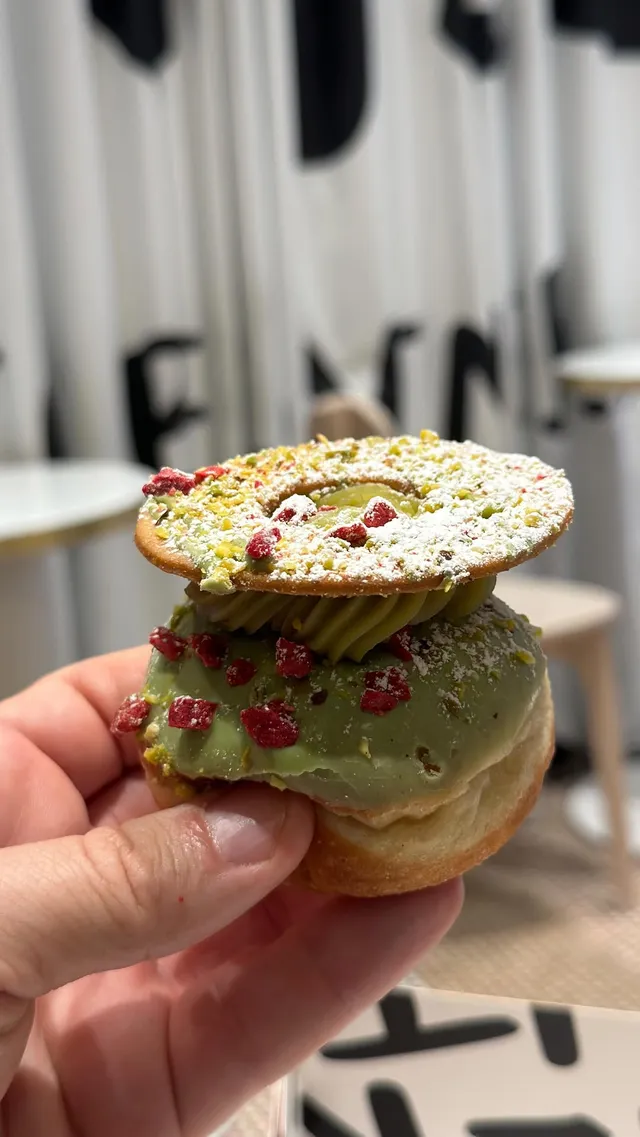 Donutelier