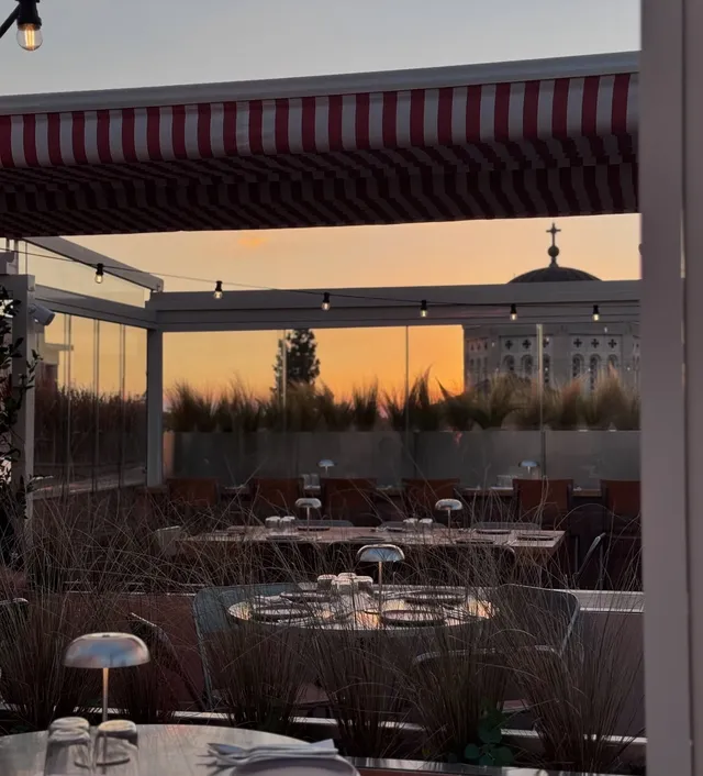 +2h Restaurant