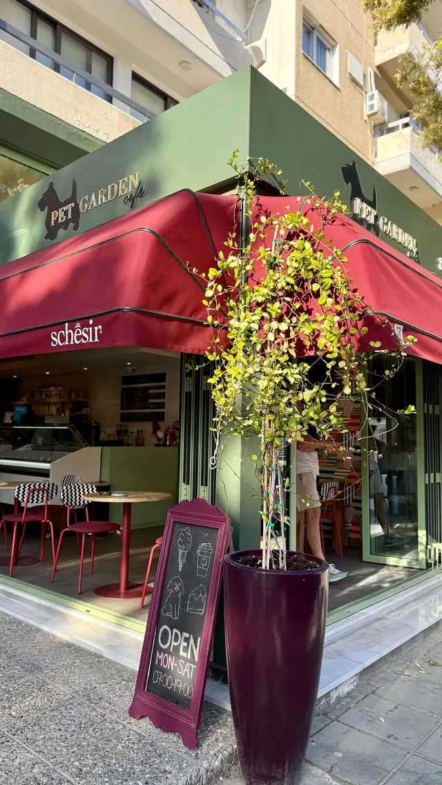 Pet Garden Cafe