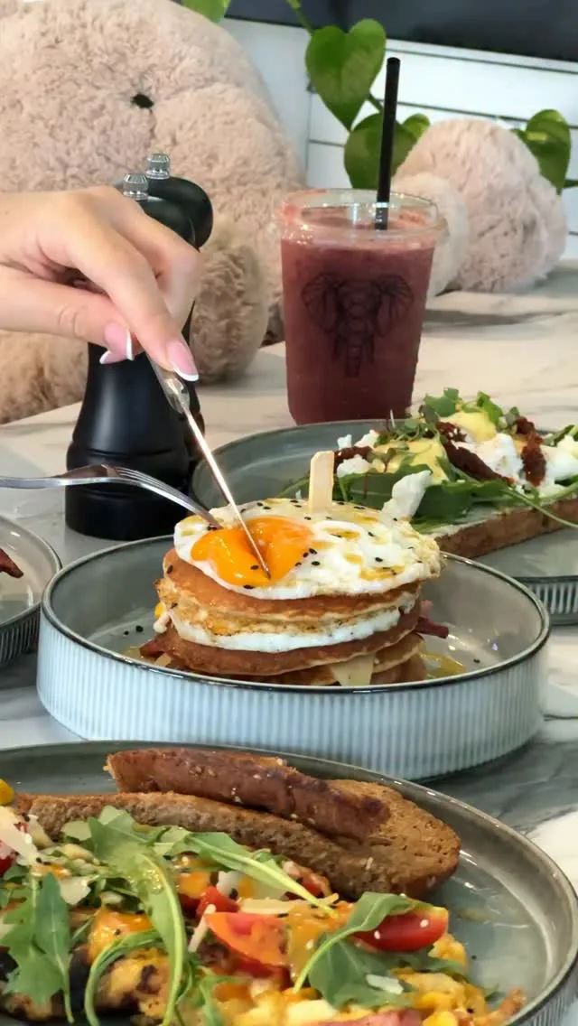 Elephant Brunch Cafe